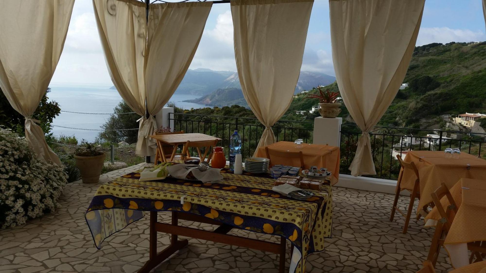 B&B Villa Maristella Липари Екстериор снимка